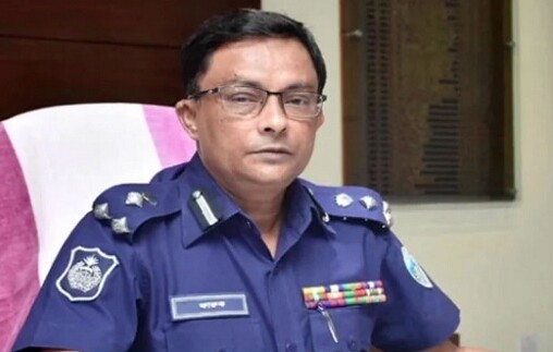 দেশত্যাগের সময় বিমানবন্দরে আটক ডিএমপির সাবেক কমিশনার