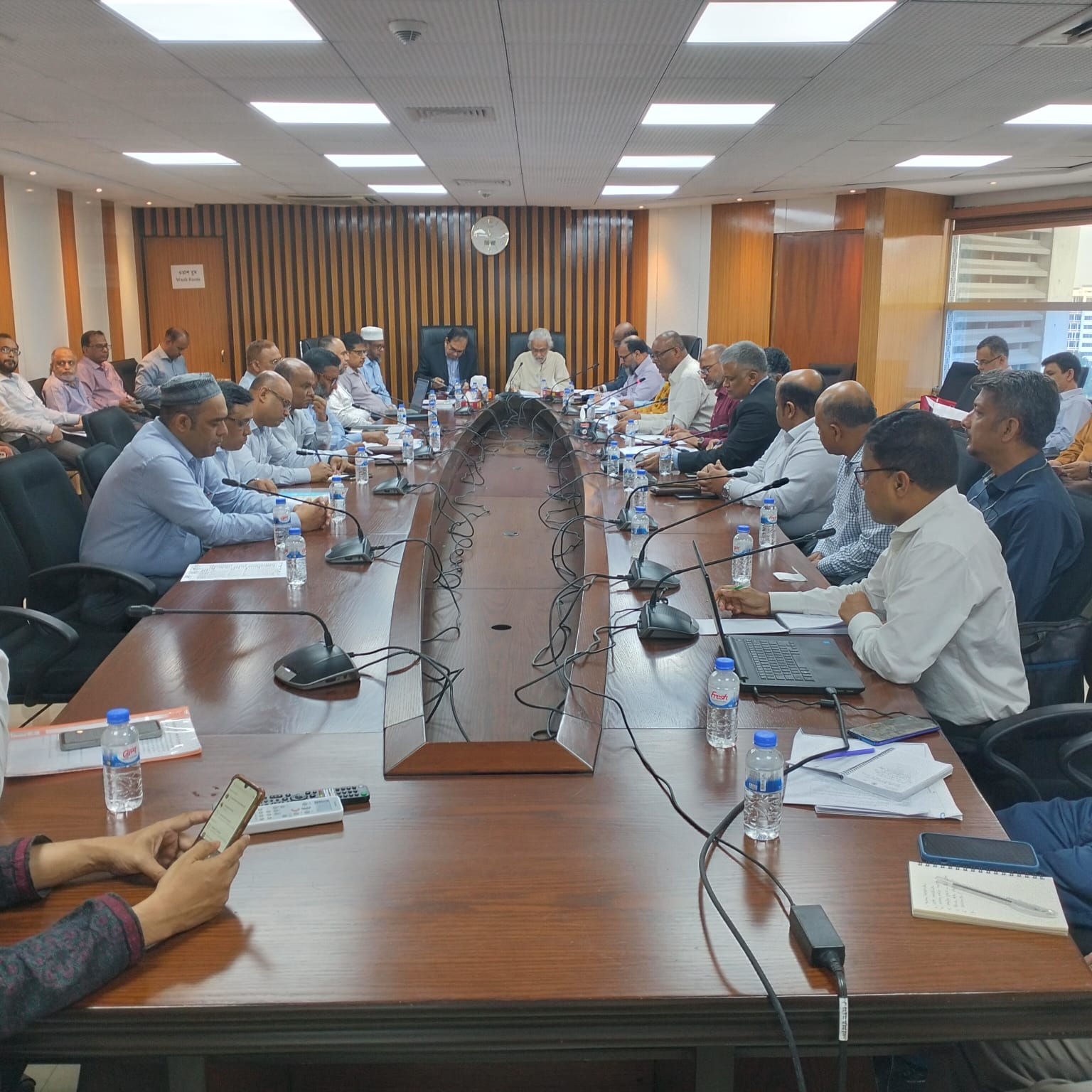 মাঠ পর্যায়ের ভূমি কর্মকর্তা-কর্মচারীদের দক্ষতা ও অভিজ্ঞতার ঘাটতি মেটাতে কেন্দ্রীয়ভাবে দক্ষ প্রশিক্ষক তৈরি করতে হবে -ভূমি উপদেষ্টা