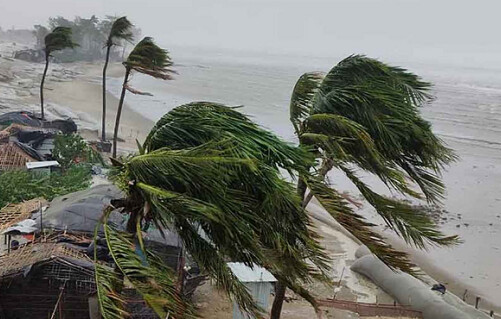 ১৭ জেলায় ৬০ কিলোমিটার বেগে ঝড়ের আভাস