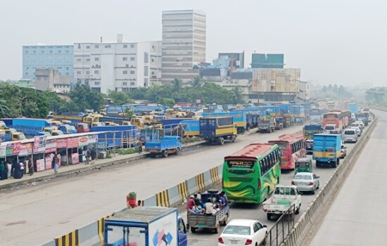 ঢাকা-চট্টগ্রাম মহাসড়কে ১০ কিলোমিটার দীর্ঘ যানজট