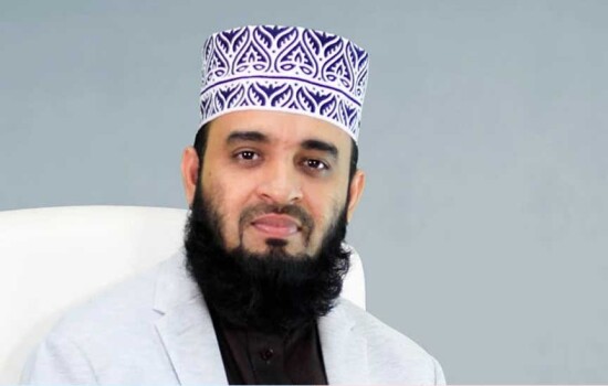 সাড়ে ৪ বছর পর দেশে ফিরলেন আজহারী