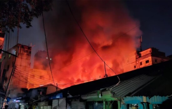 নারায়ণগঞ্জের কালির বাজারে আগুন, নিয়ন্ত্রণে ৪ ইউনিট