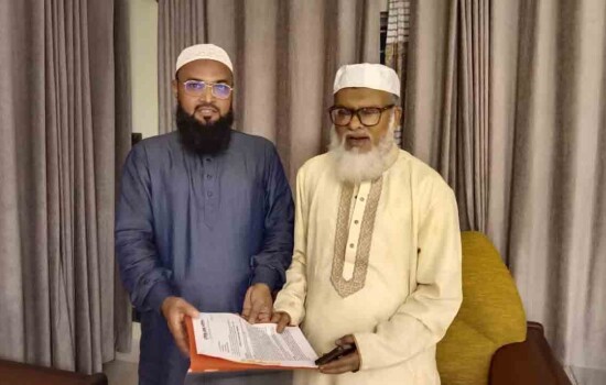 হজ প্যাকেজ ৪ লাখ টাকা করার দাবি