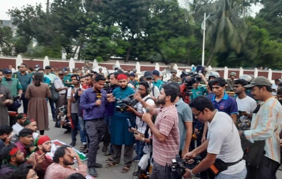 রাষ্ট্রপতিকে ২৪ ঘণ্টার আল্টিমেটাম দিলো ছাত্র-জনতা