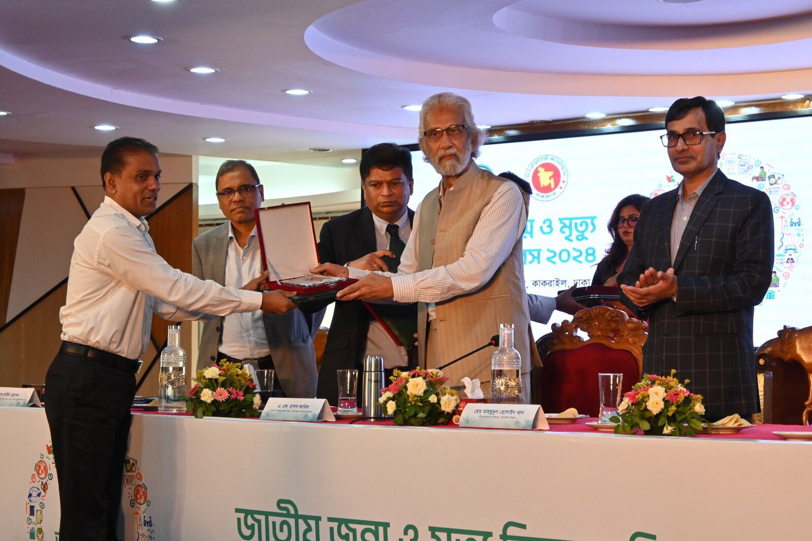 জন্ম ও মৃত্যু নিবন্ধন কার্যক্রমে সংবাদ ও সামাজিক যোগাযোগ মাধ্যমে প্রচারণার উদ্যোগের তাগিদ স্থানীয় সরকার উপদেষ্টার