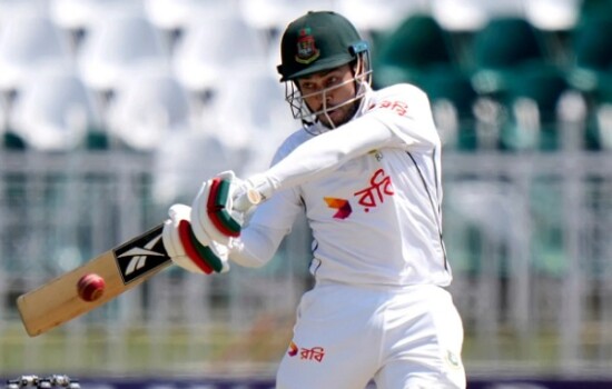 ছয় উইকেট হারিয়ে লাঞ্চ বিরতিতে বাংলাদেশ