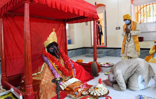 মোদির দেওয়া স্বর্ণমুকুট উদ্ধারে সাতক্ষীরা পুলিশ সুপারের পুরস্কার ঘোষণা