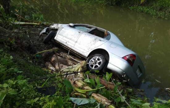 পিরোজপুরে প্রাইভেট কার নিয়ন্ত্রণ হারিয়ে খালে, নিহত ৮