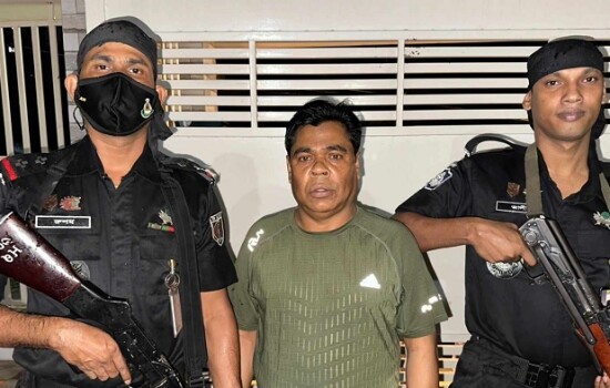 রাজশাহীর সাবেক এমপি আবুল কালাম আজাদ গ্রেফতার