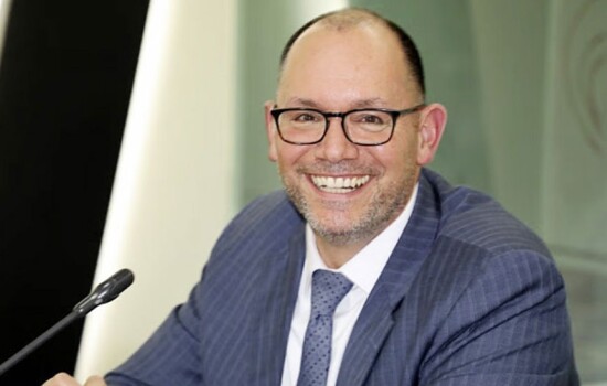 অ্যাকসিলারেট এনার্জির উপদেষ্টা হলেন পিটার হাস