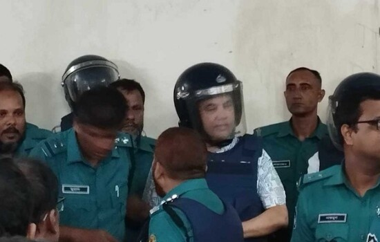 ৫ দিনের রিমান্ডে সাবেক মন্ত্রী সাবের হোসেন