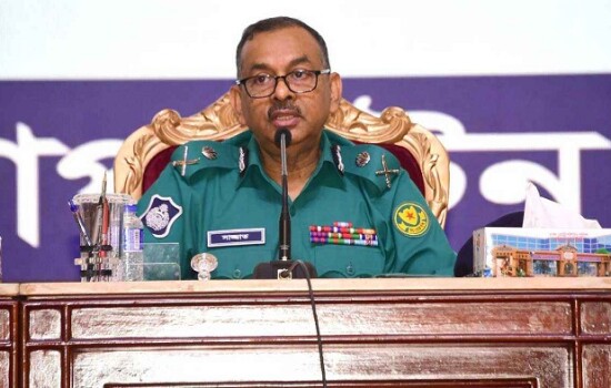 মামলা না নিলে ওসিকে এক মিনিটে সাসপেন্ড করে দেবো : ডিএমপি কমিশনার