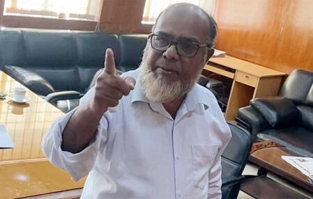 জনতার তোপের মুখে শেরপুরে হাসপাতাল ছেড়ে পালালেন তত্ত্বাবধায়ক