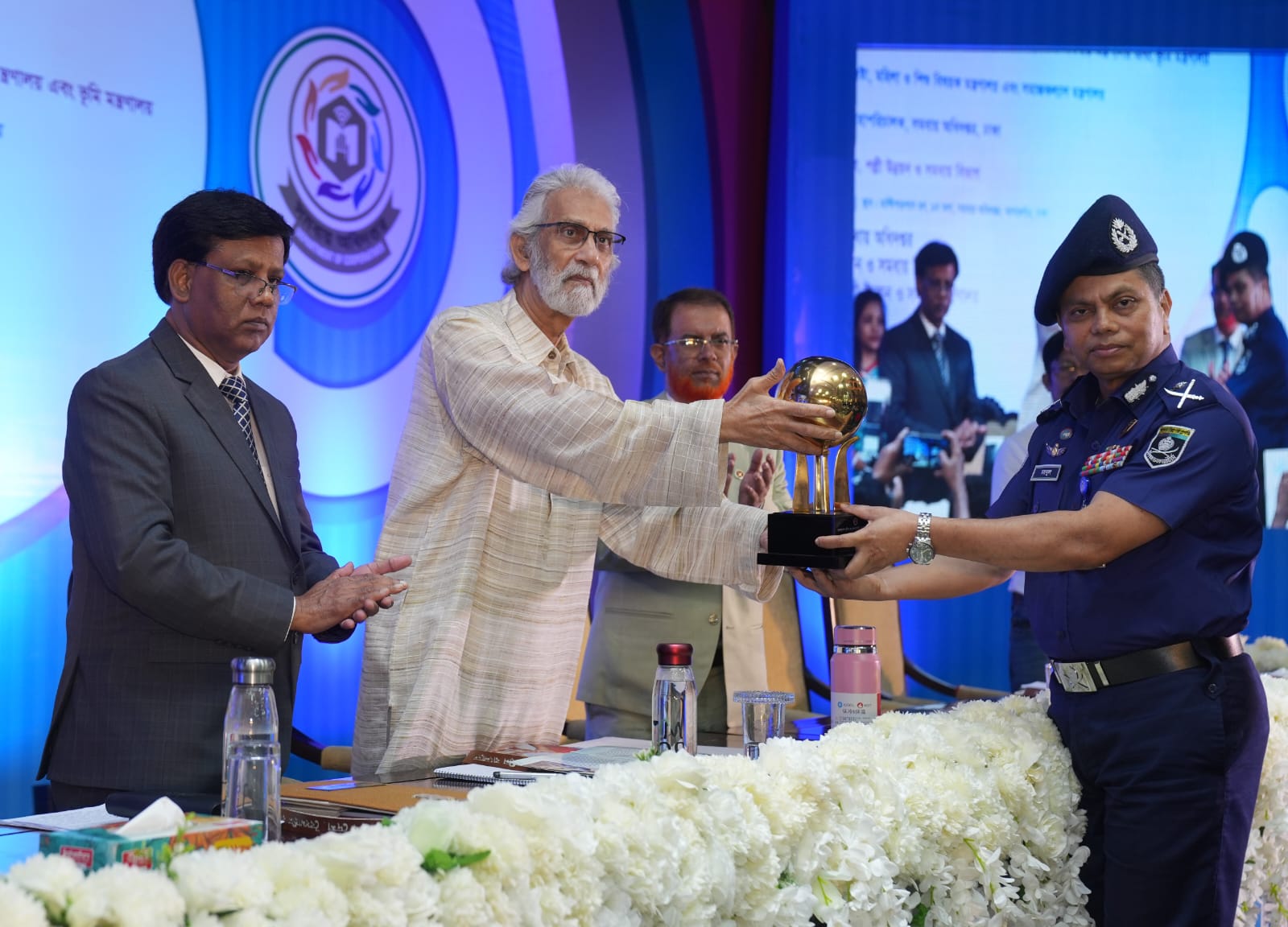 “একতাই সমবায় আন্দোলনের মূল চালিকাশক্তি, বিভাজন নয়”  – স্থানীয় সরকার উপদেষ্টা