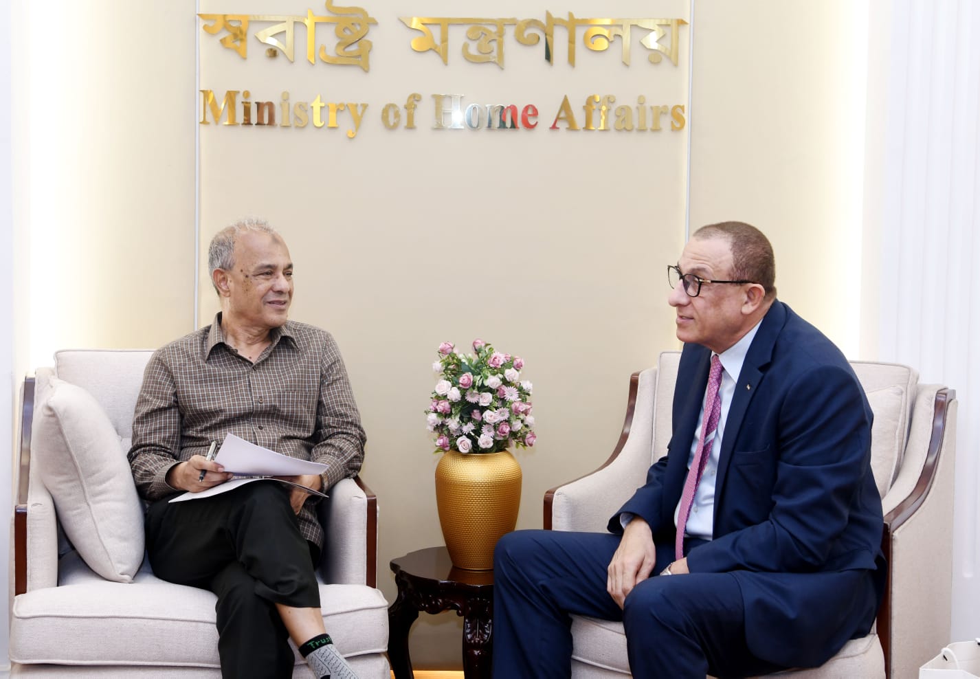 বাংলাদেশ সবসময় ফিলিস্তিনি জনগণের পাশে আছে- স্বরাষ্ট্র উপদেষ্টা