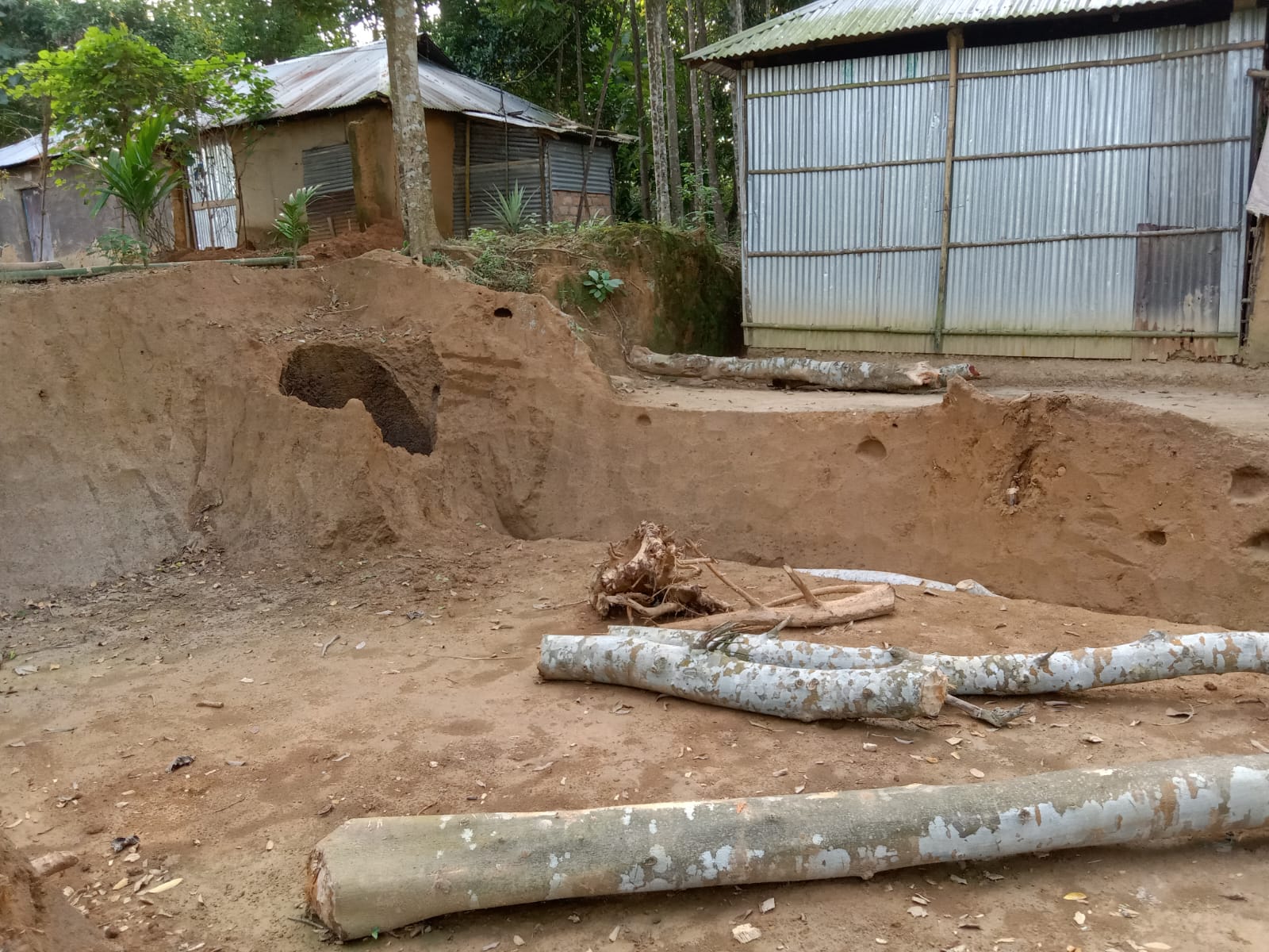জুড়ীতে টিলা কাটার মহোৎসব ঝুঁকিতে দুই শতাধিক ঘরবাড়ি