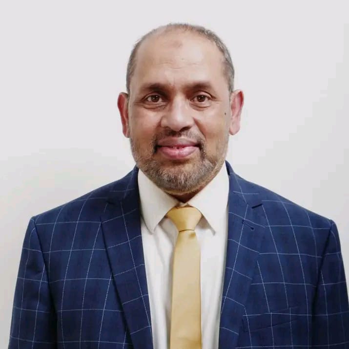 যখন কোন কিছু বিনামূল্যে পাওয়া যায়, বুঝে নিও তার জন্য অনেক বড় মূল্য দিতে হবে