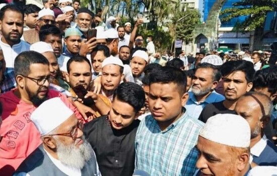 আইনজীবী সাইফুলের জানাজায় হাসনাত-সারজিস