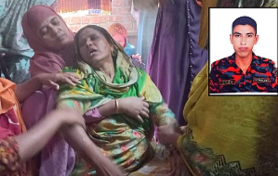 রংপুরে গ্রামের বাড়িতে চিরনিদ্রায় শায়িত ফায়ার ফাইটার নয়ন