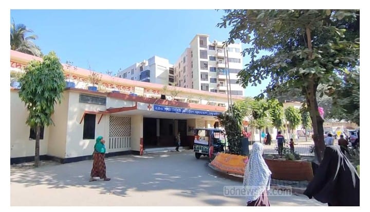 ঠাকুরগাঁওয়ে ট্রাকের ধাক্কা প্রাণ গেল স্কুলছাত্রীর