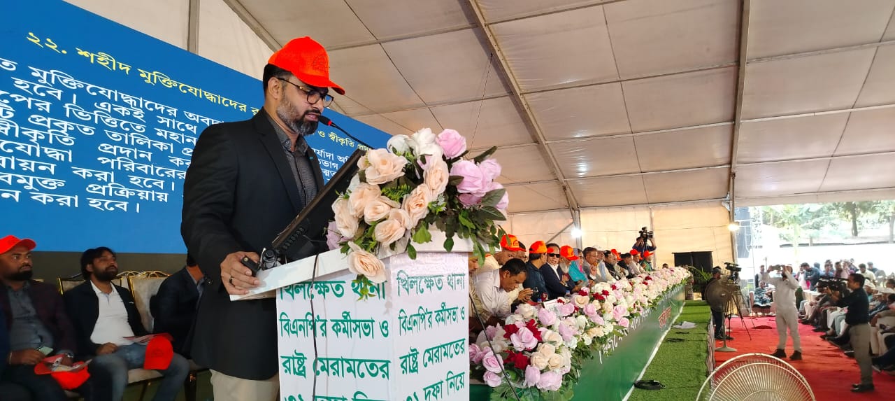 বিএনপি মানুষের পাশে গিয়ে কাঁধে কাঁধ মিলিয়ে কাজ করতে চায়: আমিনুল হক