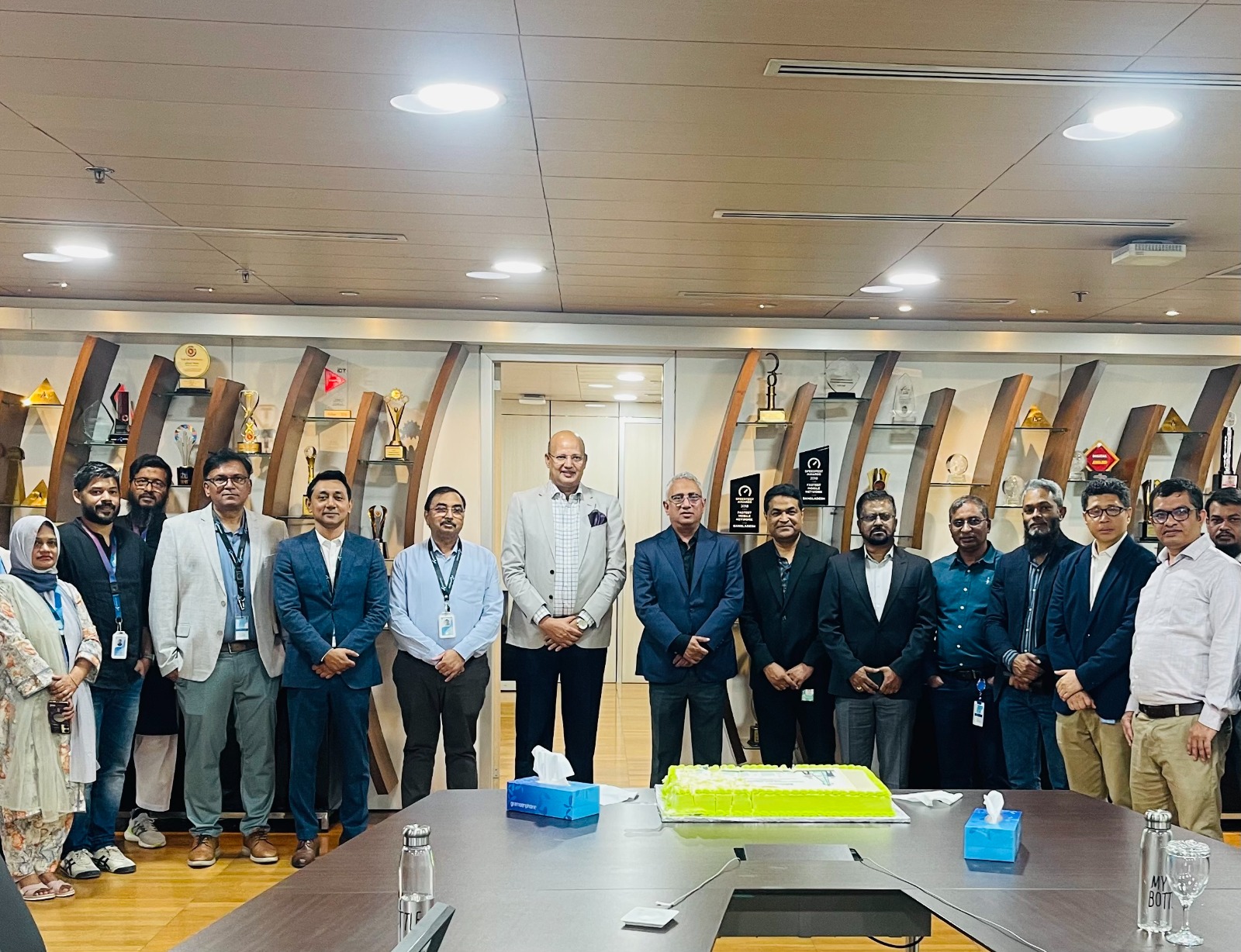 বাংলাদেশের ডিজিটাল কানেক্টিভিটি উন্নয়নে অংশীদারিত্ব চুক্তি সম্প্রসারণ করেছে গ্রামীণফোন ও ইডটকো