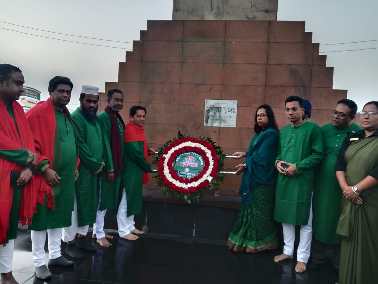 বীর শহীদদের প্রতি বিনম্র শ্রদ্ধা