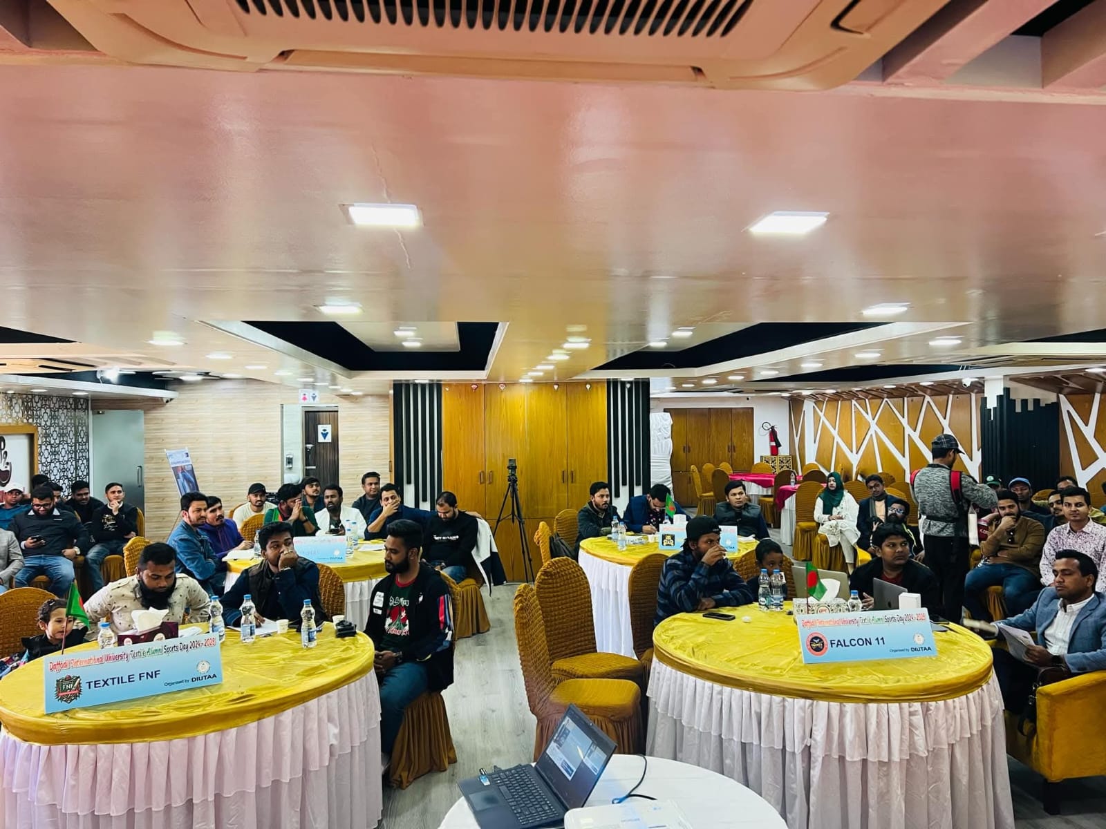 ডিআইইউএএ ‘স্পোর্টস ডে’ নিলাম অনুষ্ঠিত