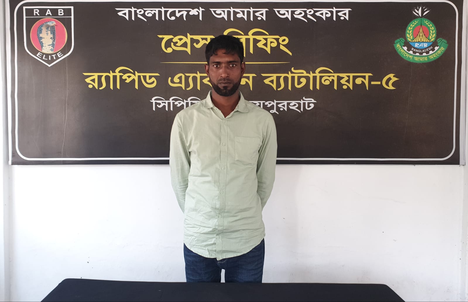 জয়পুরহাটে বিপুল পরিমান ট্যাপেন্টাডলসহ মাদক ব্যবসায়ী গ্রেপ্তার