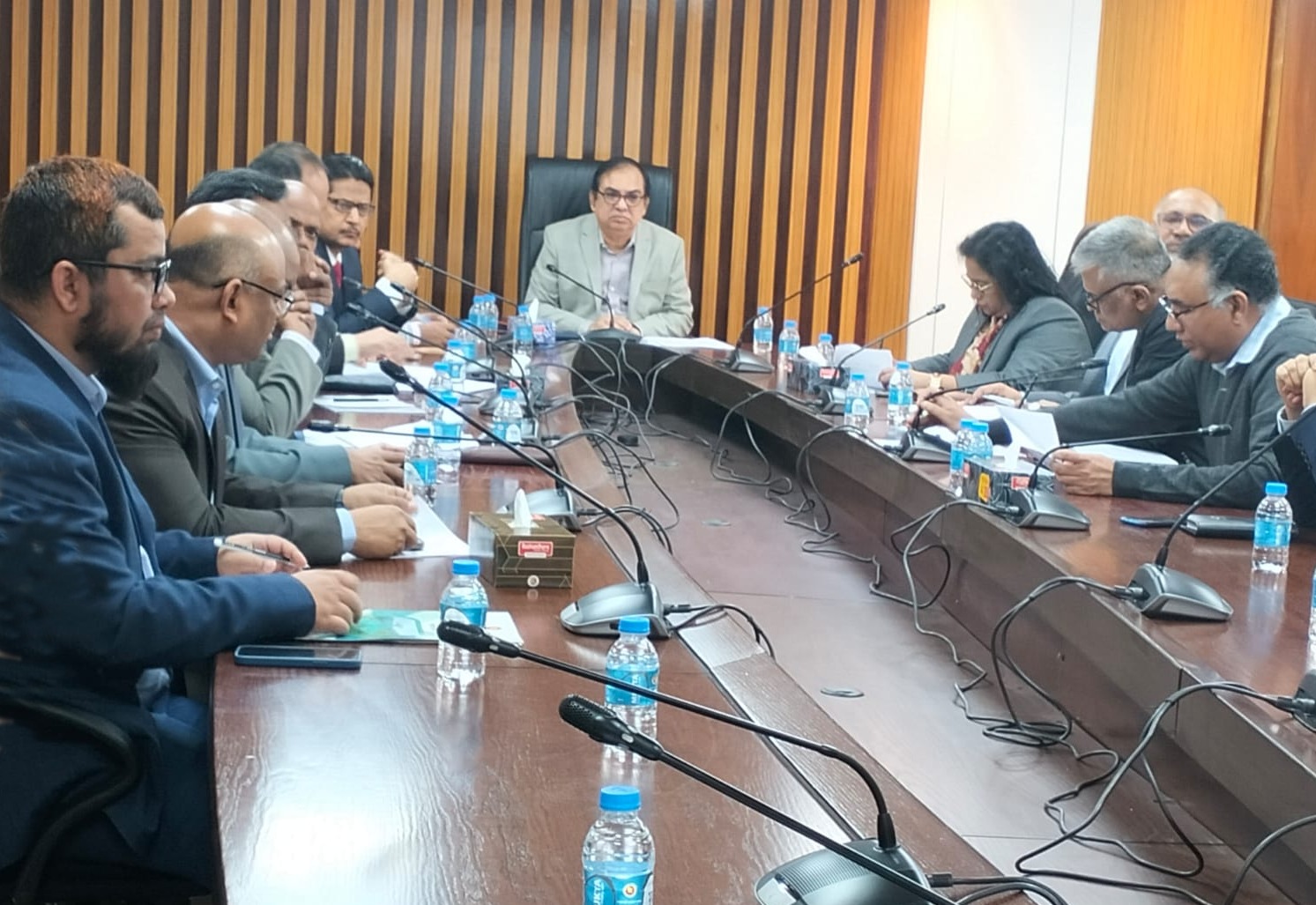 প্রকল্প কাজ নিয়মিত তদারকি, সমন্বয় সাধন ও নির্ধারিত সময়সীমার মধ্যে সম্পন্ন করার মাধ্যমে জনগণের কল্যাণ নিশ্চিত করতে হবে : ভূমি সিনিয়র সচিব