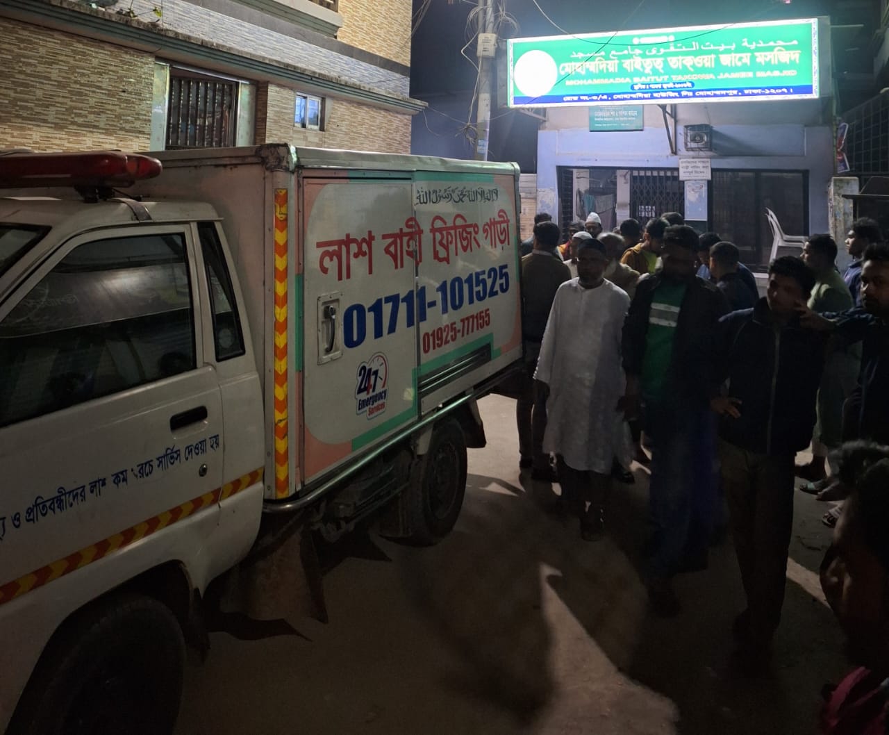 ঢাকা টাইমসের সাবেক সংবাদকর্মী কাজী রফিক আর নেই।