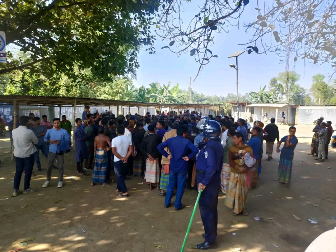 গাইবান্ধার পলাশবাড়ীতে পানচাষী বাজার সমিতির নির্বাচনের উত্তেজনায় নির্বাচন স্থগিত