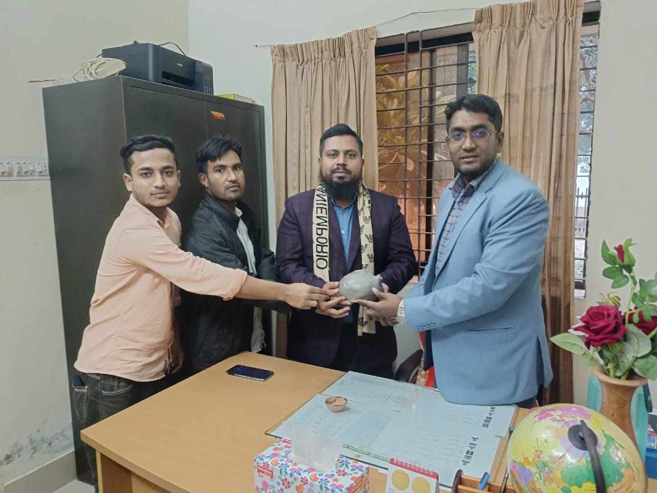 বাঘা জাদুঘরে প্রত্নবস্তু হস্তান্তর