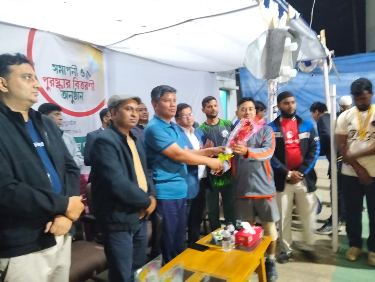 বিজয় দিবস শীতকালীন ব্যাড‌মিন্টন প্রতি‌যো‌গিতা সম্পন্ন