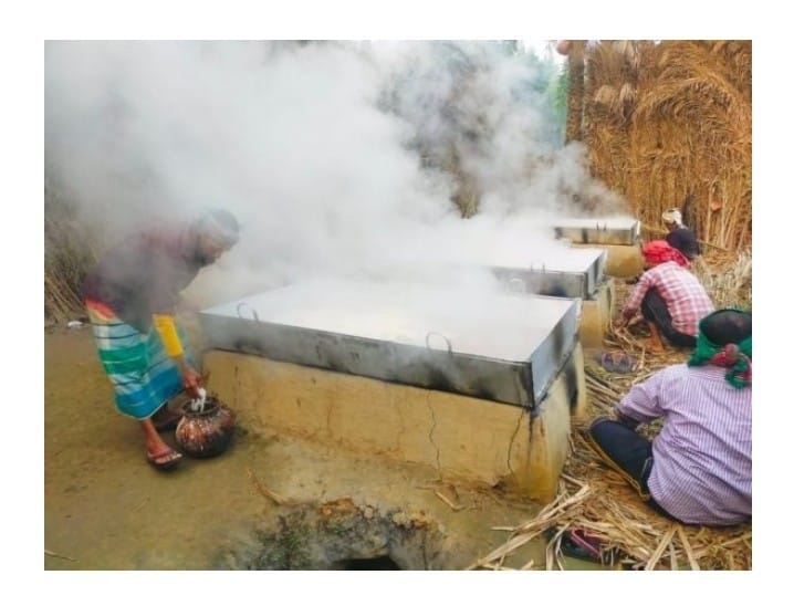 ঠাকুরগাঁওয়ে শীতের রসনায় খেজুরের গুড়, ব্যস্ত গাছিরা