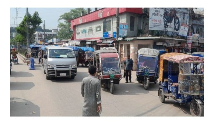 ঠাকুরগাঁও শহর ও ঠাকুরগাঁও প্রবেশ সড়কে তীব্র যানজট