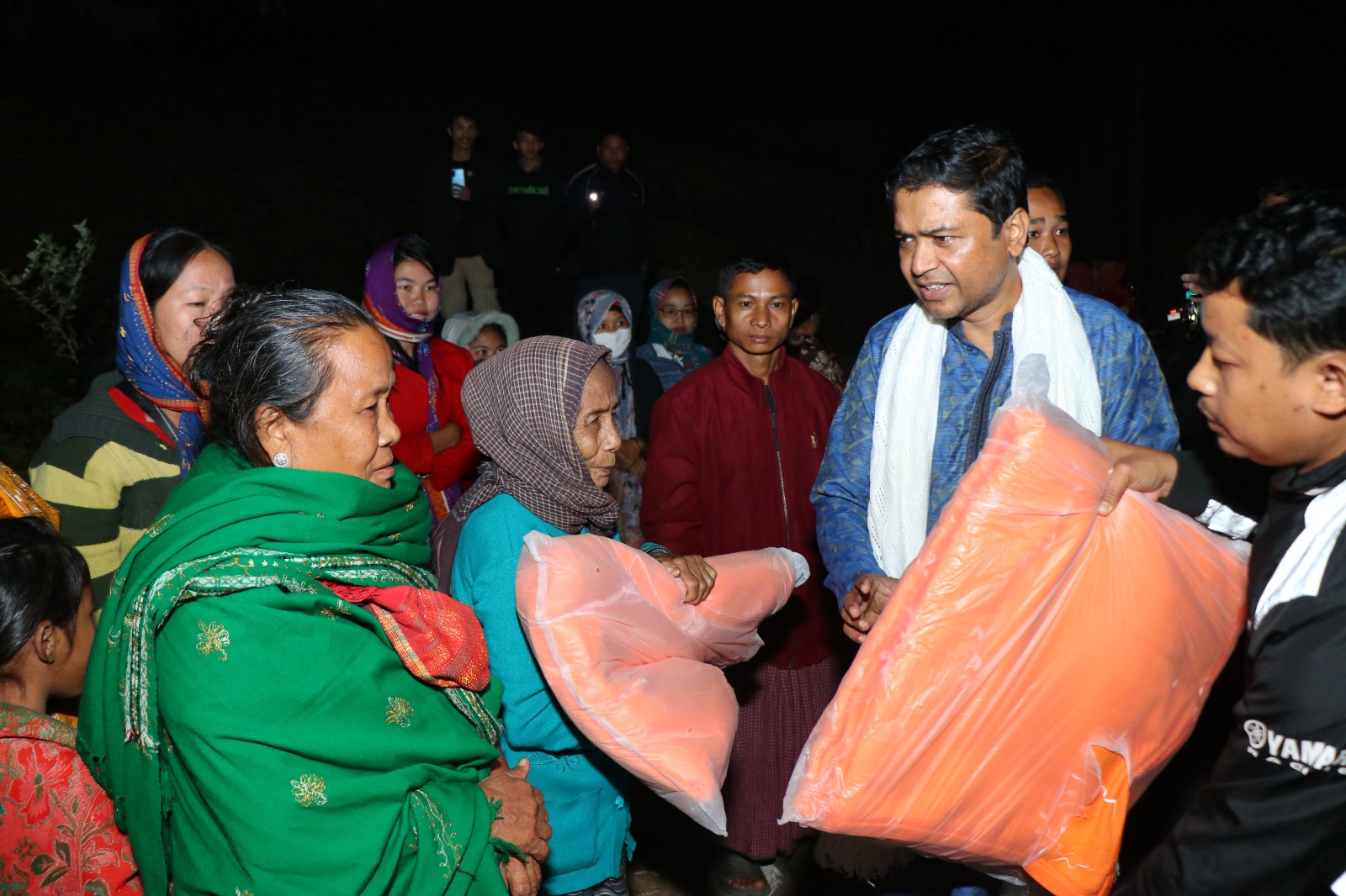 রাঙামাটিতে জেলা প্রশাসনের শীতবস্ত্র বিতরণ