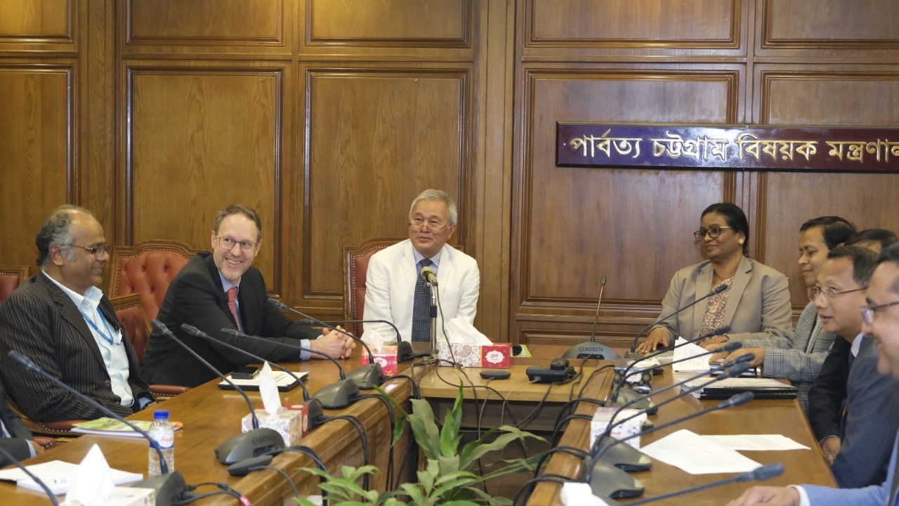 পার্বত্য চট্টগ্রামে উন্নয়ন প্রকল্পের কাজ যেন দৃশ্যমান হয়– ইউএনডিপি নতুন প্রকল্প বাস্তবায়নে উপদেষ্টা সুপ্রদীপ চাকমা’র পরামর্শ