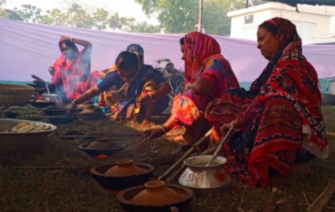 মোংলায় পিঠা উৎসব অনুষ্ঠিত