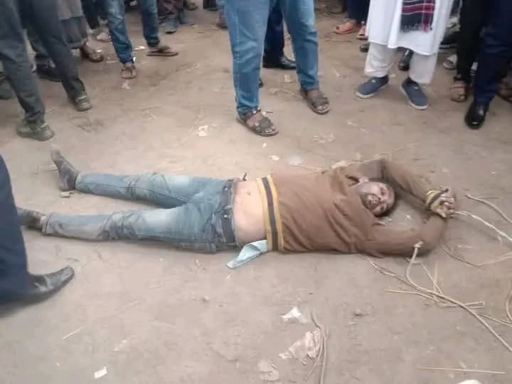 ঠাকুরগাঁওয়ের হরিপুরে মটরসাইকেল চুরির দায়ে গণপিটুনিতে এক যুবক নিহত