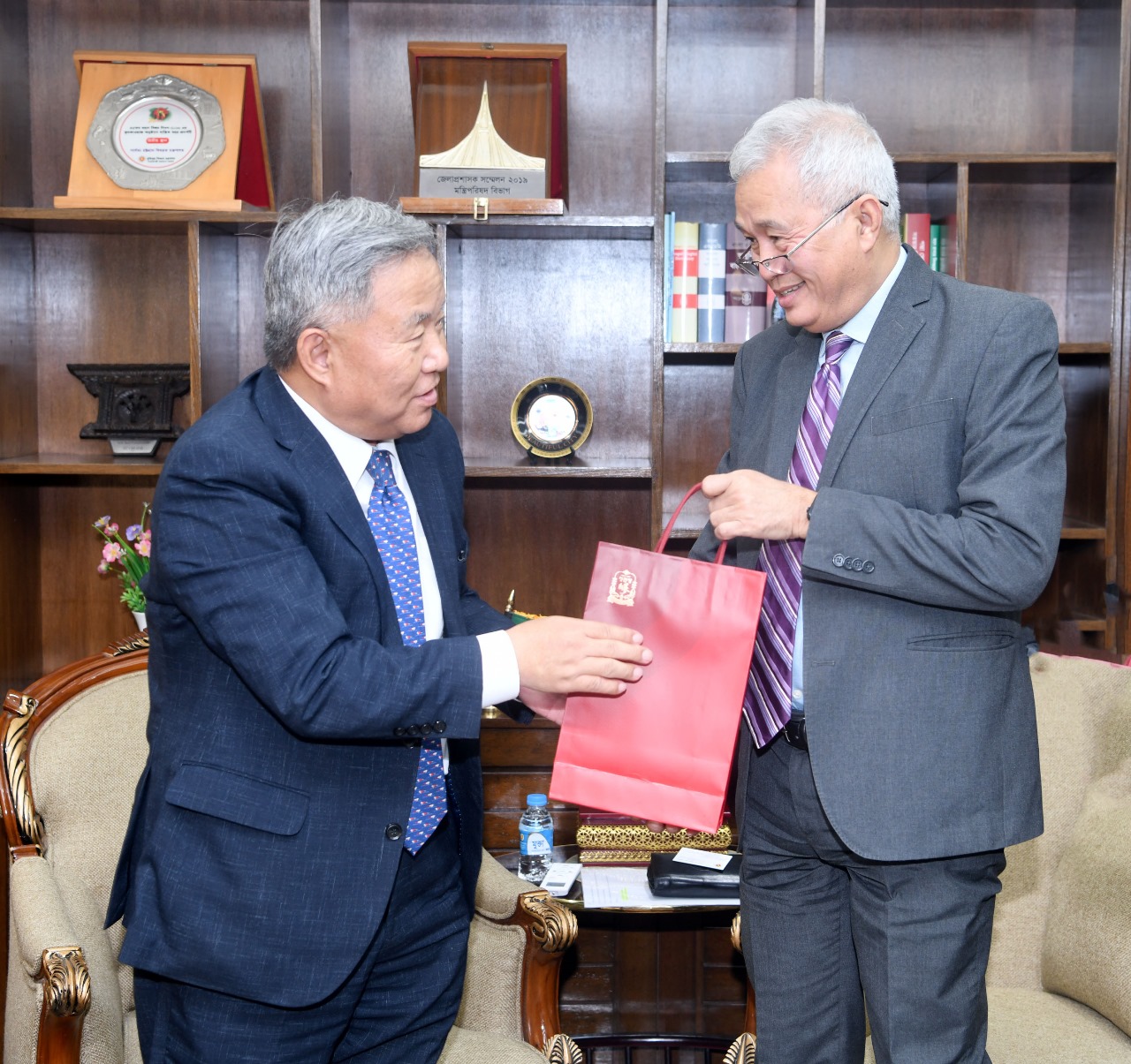 পার্বত্য চট্টগ্রাম বিষয়ক উপদেষ্টার সাথে ঢাকায় নিযুক্ত কোরিয়ান রাষ্ট্রদূতের সাক্ষাৎ