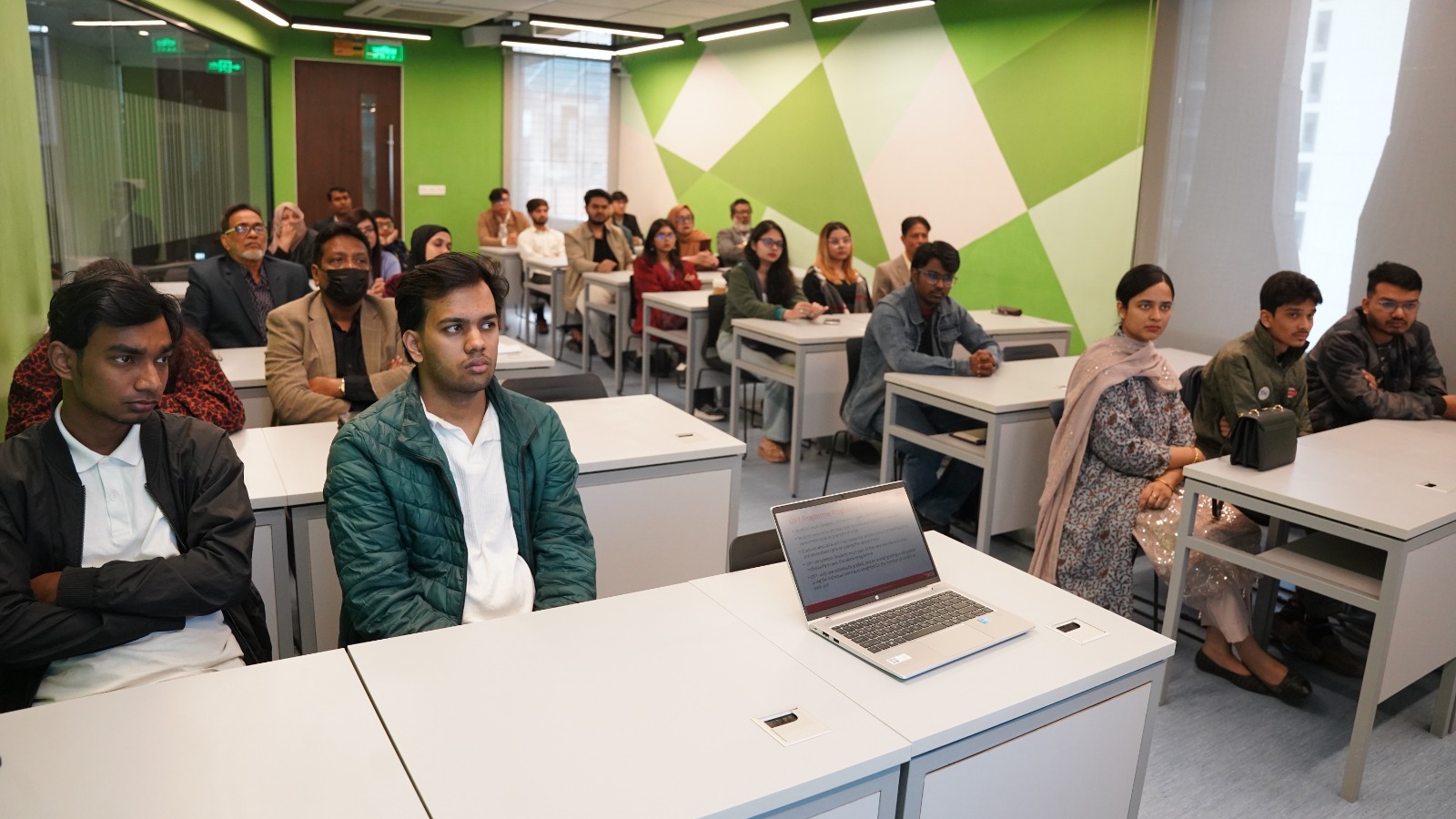 ইন্টারন্যাশনাল ফাউন্ডেশন ইয়ার প্রোগ্রামের দ্বিতীয় ব্যাচের ওরিয়েন্টেশন আয়োজন করল ইউসিবিডি