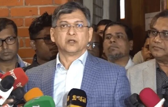 রাজনৈতিক ঐক্যে যাতে ফাটল না ধরে সেদিকে দৃষ্টি রাখার জন্য অন্তর্বর্তী সরকারের উপদেষ্টাদের প্রতি আহ্বান : সালাউদ্দিন আহমেদ।