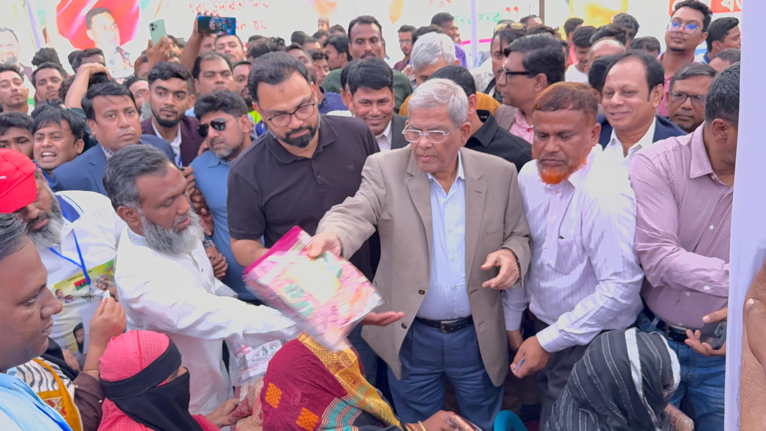 সরকারের সহায়তায় নতুন দল গঠন করলে জনগণ মেনে নিবে না : মির্জা ফখরুল