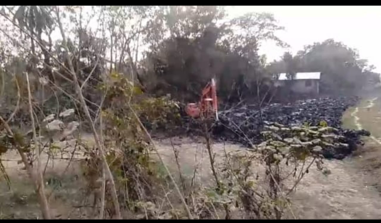 কুমিল্লায় ফসলি জমির বুকে চলছে ভেকুর তাণ্ডব; অভিযোগের তীর কথিত সাংবাদিক ইমরান তালাশীর বিরুদ্ধে