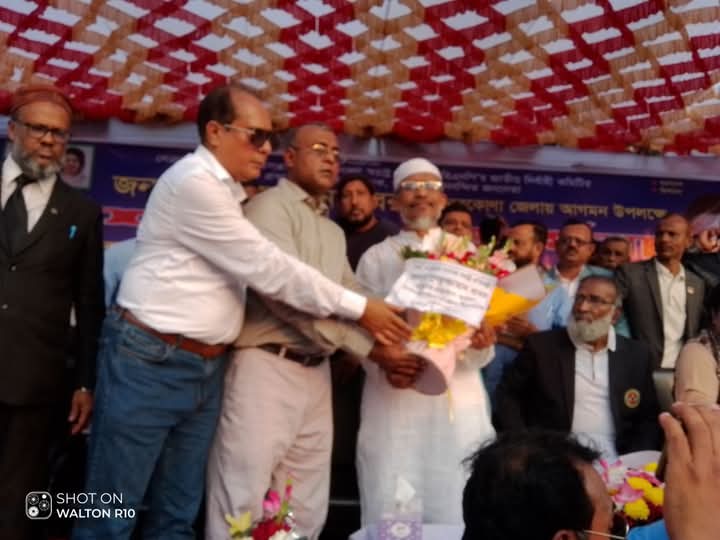 নেত্রকোনায় সাবেক স্বরাষ্ট্র প্রতিমন্ত্রী লুৎফুজ্জামান বাবরকে সংবর্ধনা দিয়েছেন জেলা বিএনপি