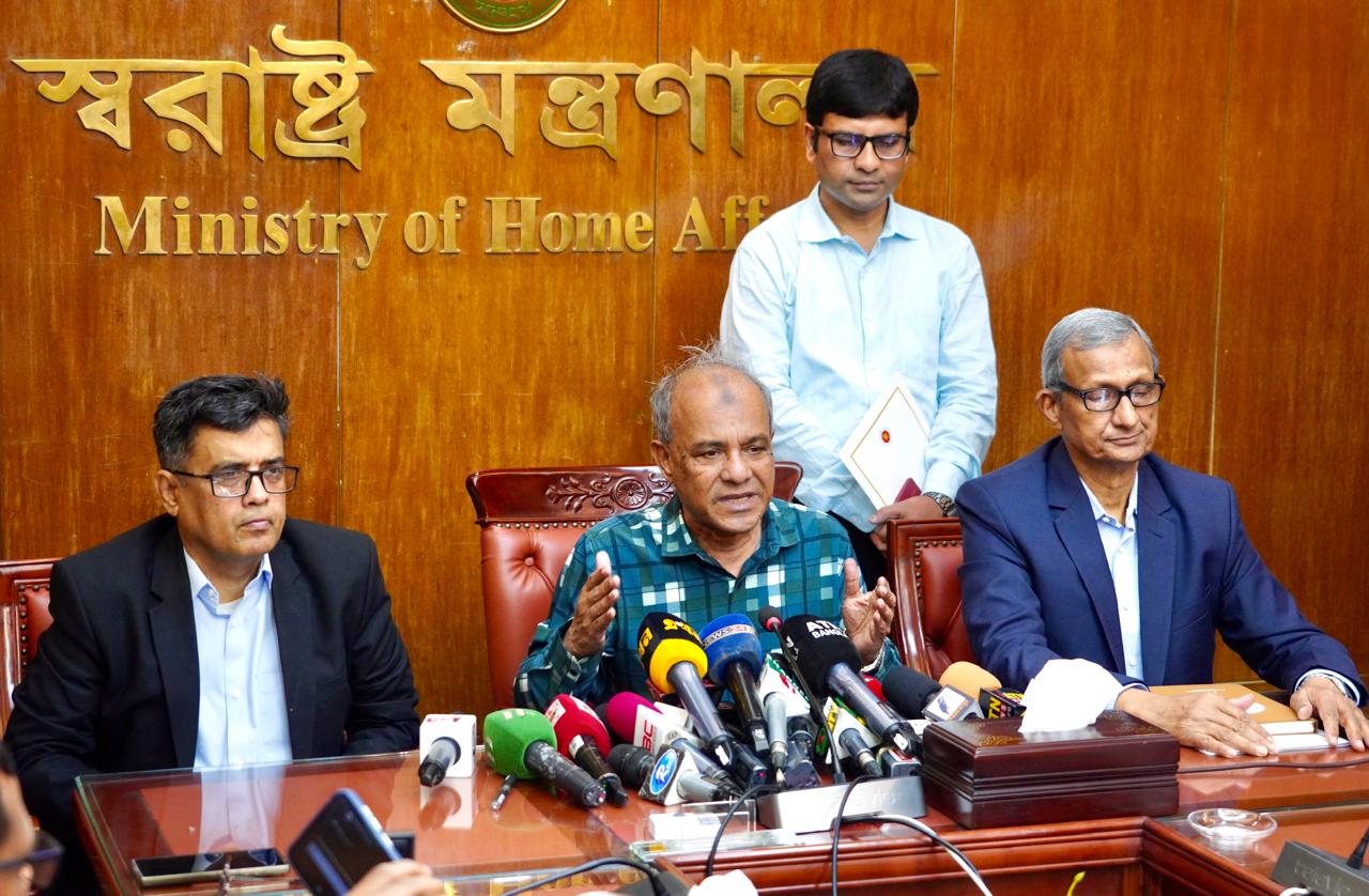 আইনশৃঙ্খলার উন্নয়নে অপারেশন আরো জোরদার করা হচ্ছে- স্বরাষ্ট্র উপদেষ্টা