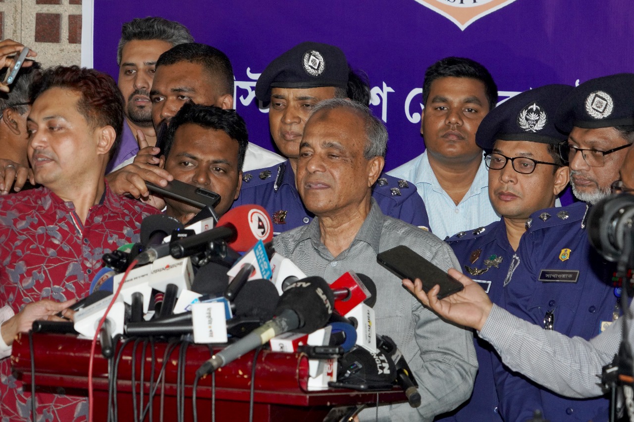 ট্যুরিস্ট পুলিশকে আরো সক্রিয় করা গেলে দেশের অর্থনীতিতে বড় অবদান রাখবে- স্বরাষ্ট্র উপদেষ্টা