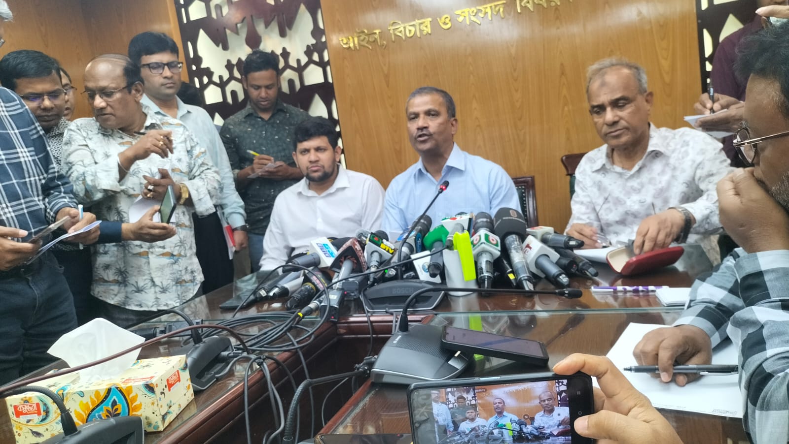 বাংলাদেশে ধর্ষকদের কোনো স্থান হবে না- স্বরাষ্ট্র উপদেষ্টা