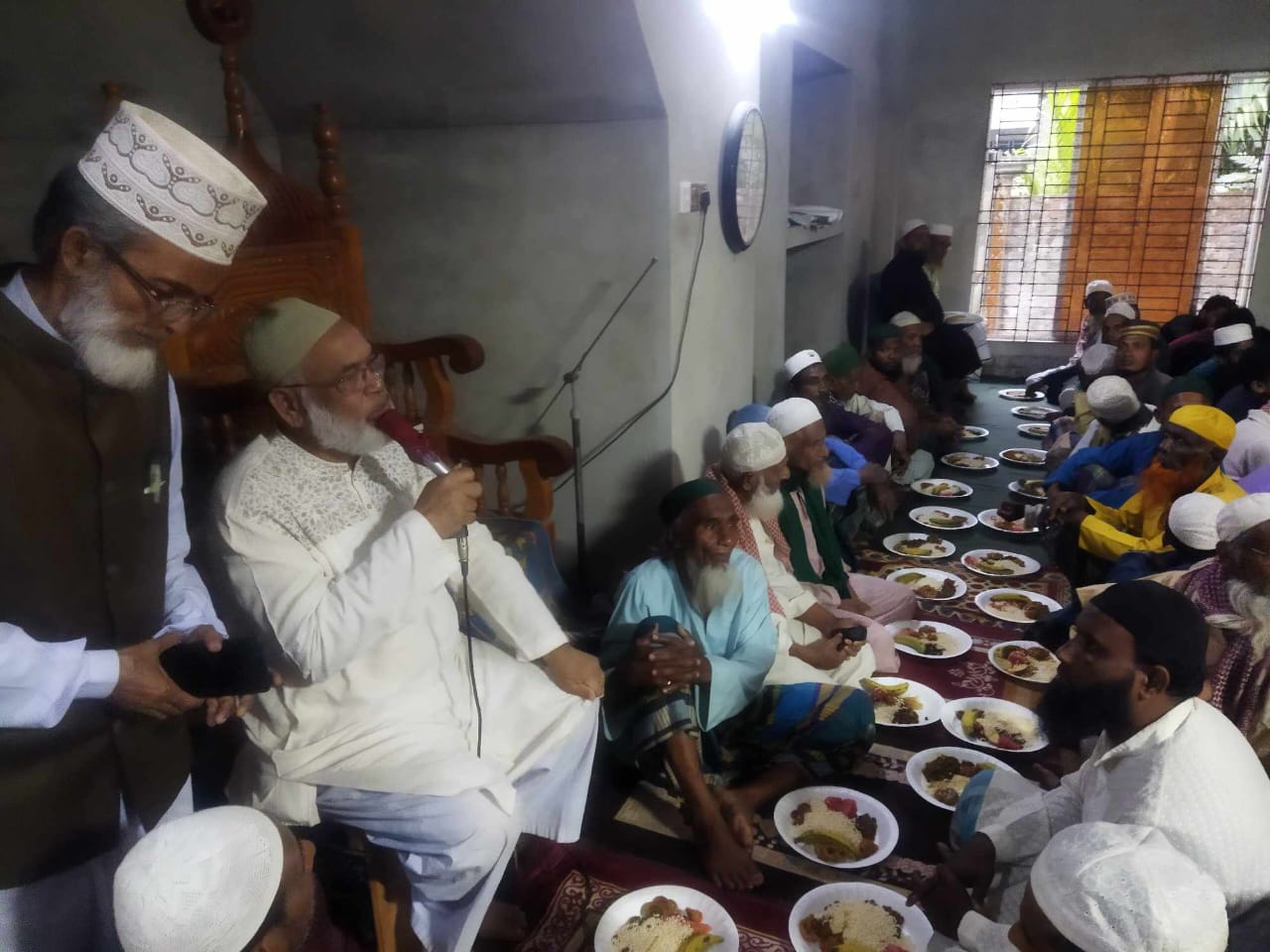 নাগরপুরে বিভিন্ন পেশাজীবিদের সাথে ইফতার করলেন জামায়াত নেতা ডা.হামিদ